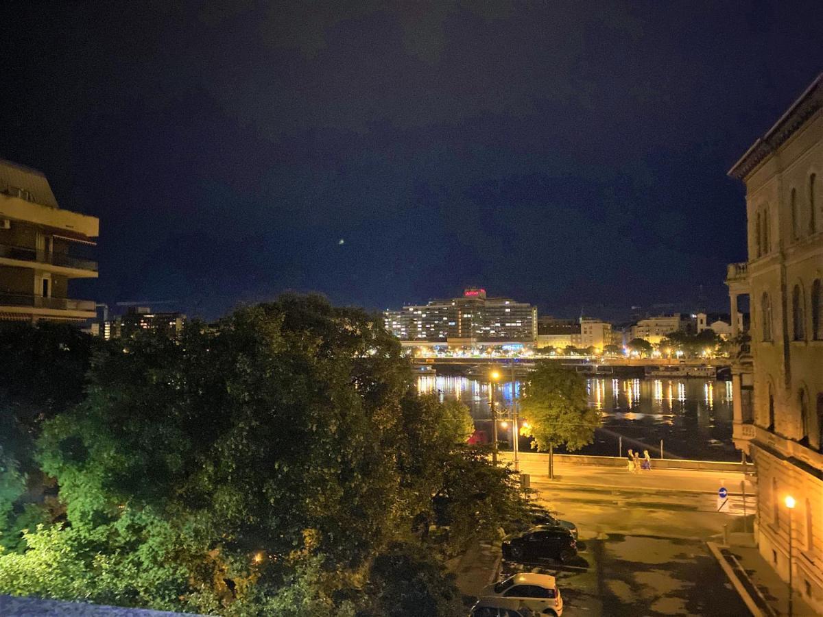 Danube View Artapartment With Balcony Budapest Exterior photo